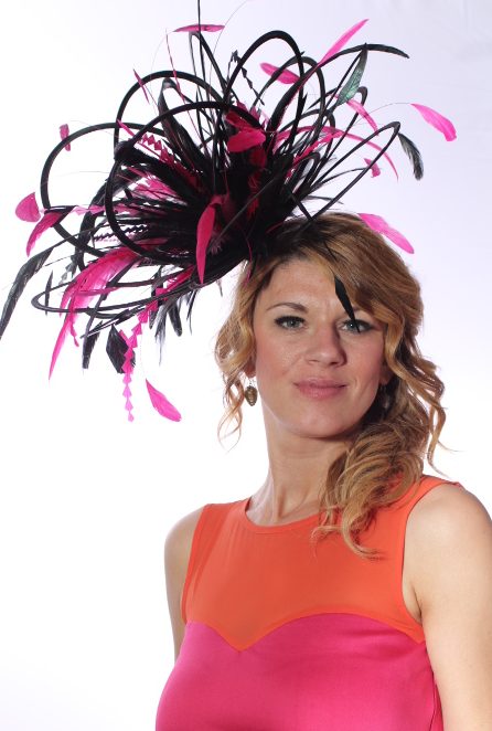 black hot pink diamond cut coque hackle large amy (9)