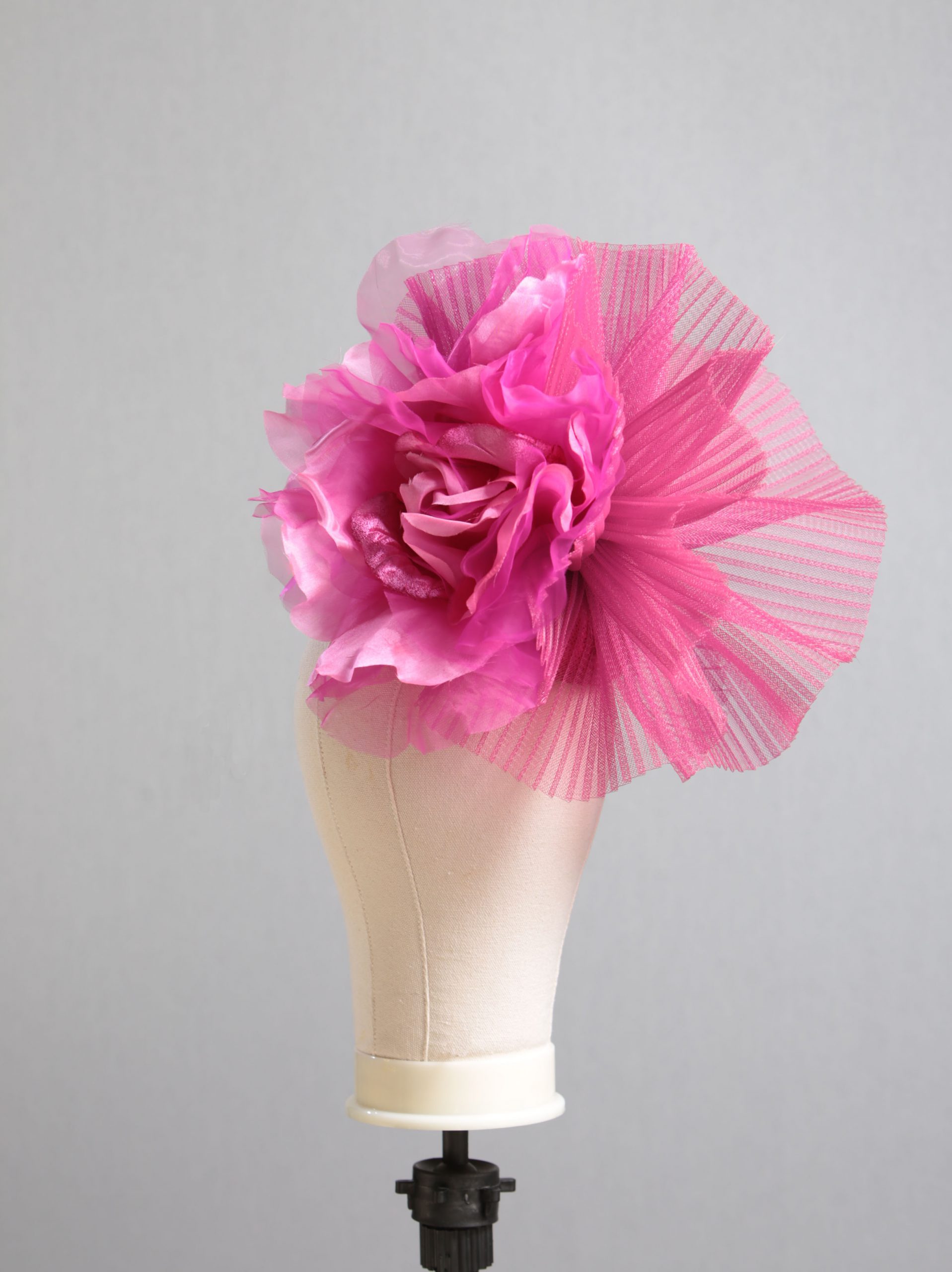hot pink flower crin pillbox 4 hot pink flower crin pillbox fascinator hat